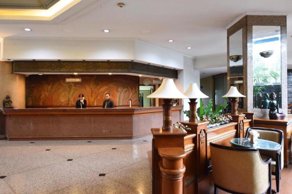 Kedaton Hotel Bandung Exterior photo