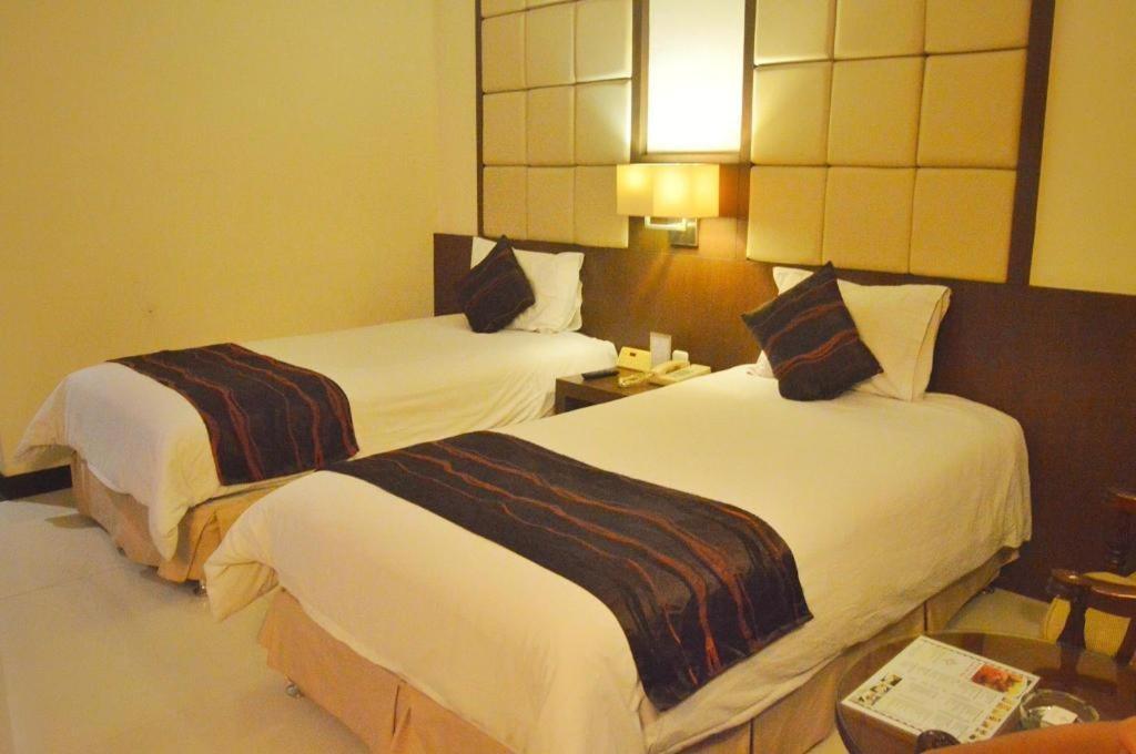 Kedaton Hotel Bandung Exterior photo