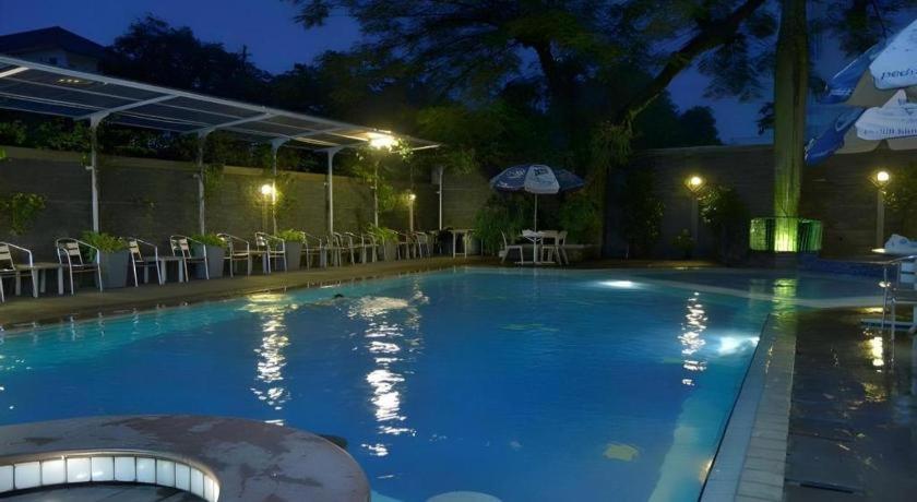 Kedaton Hotel Bandung Exterior photo