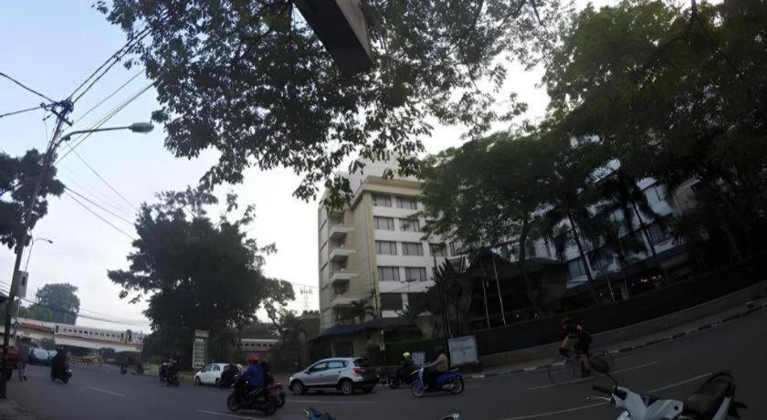 Kedaton Hotel Bandung Exterior photo